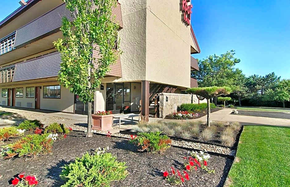 Photo 1 of 19 of Red Roof Inn Akron