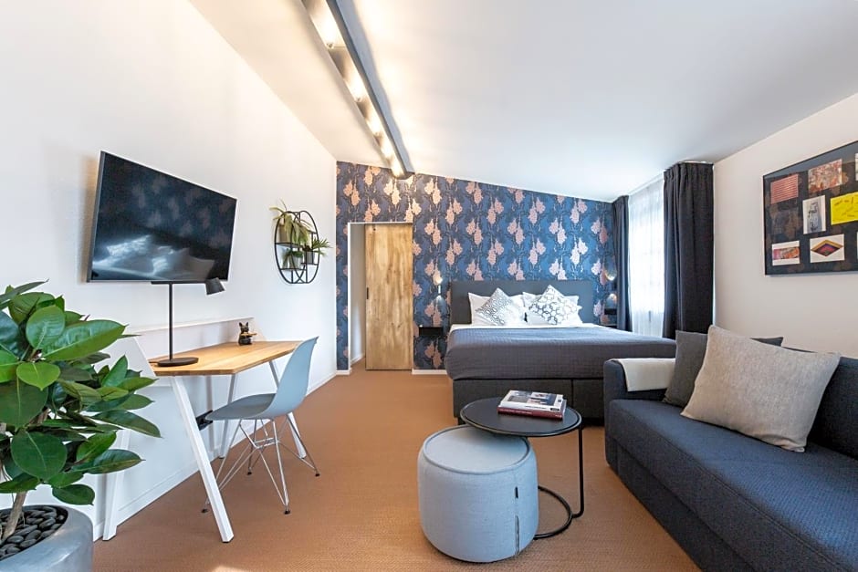 B-Hotel