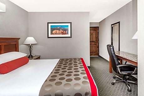 Queen Room - Non-Smoking