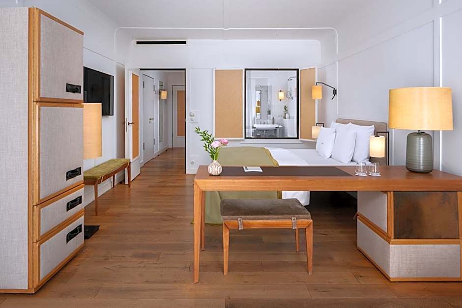 Louis Hotel
