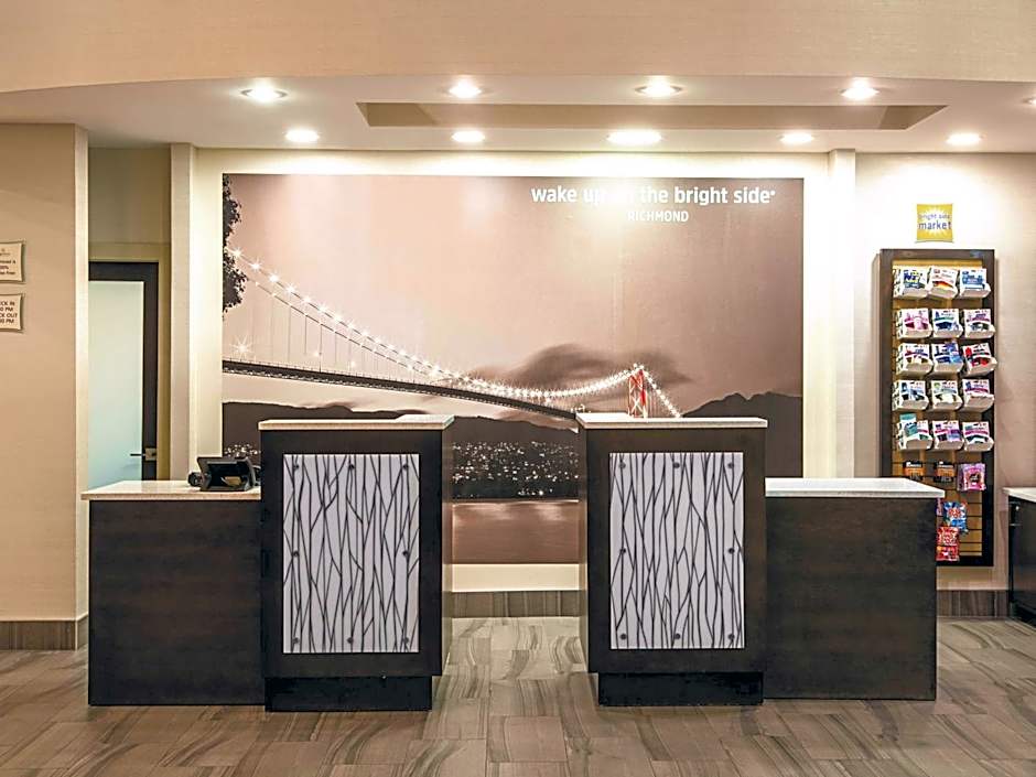 La Quinta Inn & Suites by Wyndham Vancouver Airport