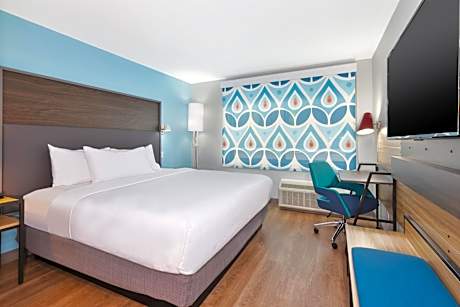 1 King Hearing Accessible