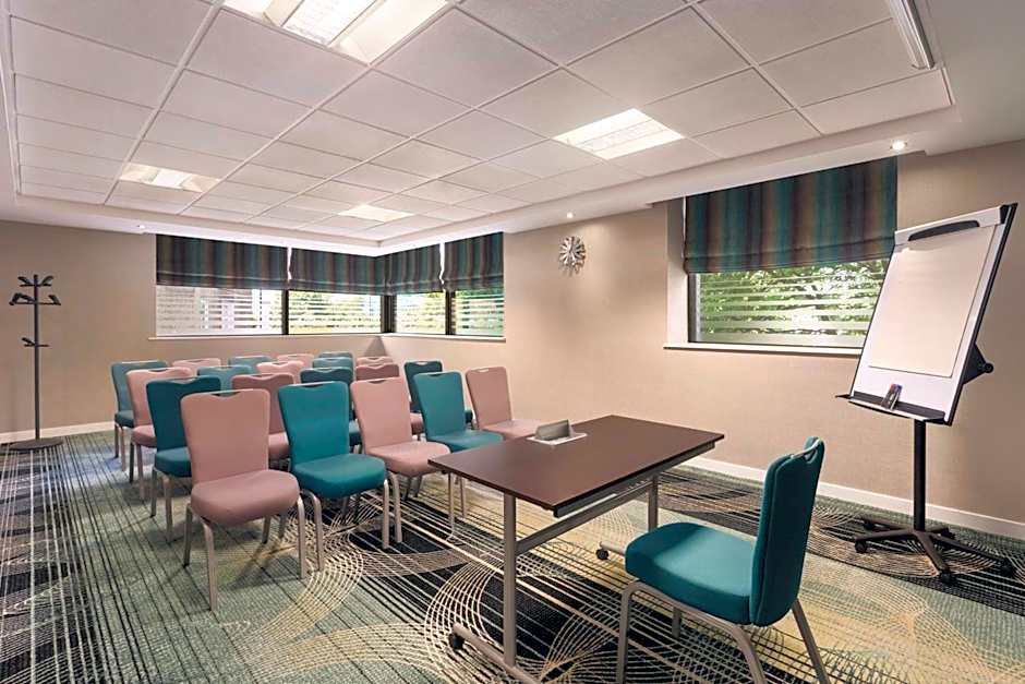 Ramada Hotel & Suites by Wyndham Coventry