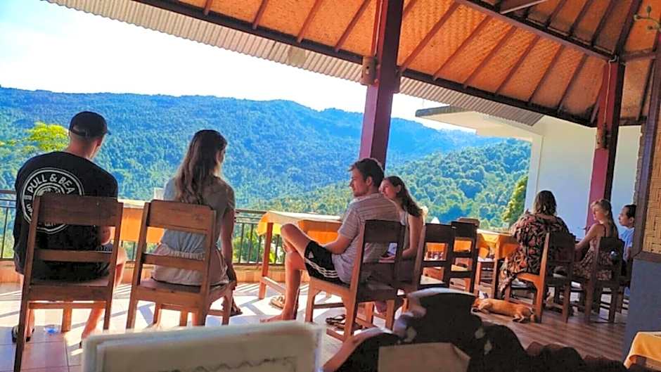 Aris Homestay and Warung Made