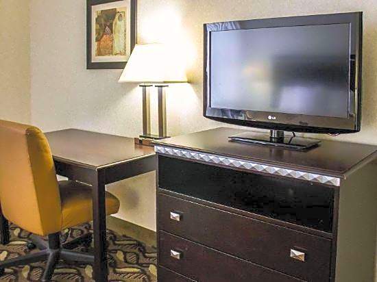 Quality Inn & Suites Mansfield