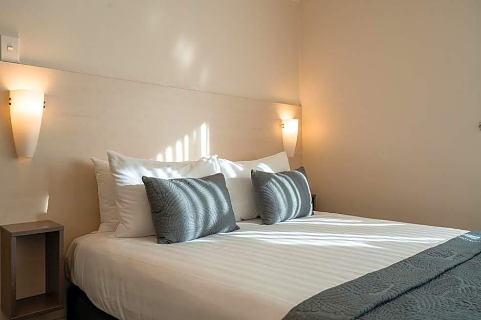 Hananui Lodge and Apartments