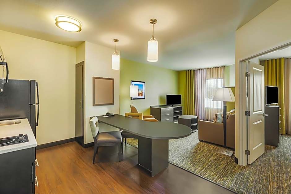 Candlewood Suites Lenexa - Overland Park Area By IHG