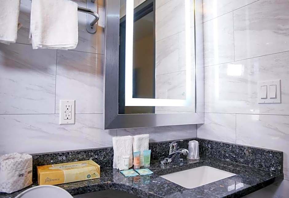 Casa Blanca Hotel Brooklyn