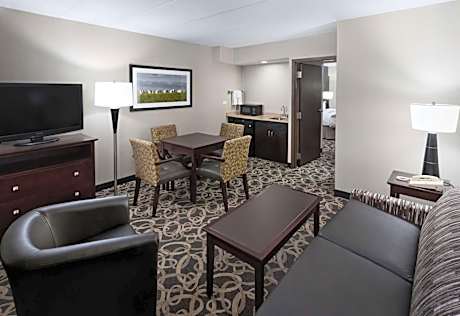 King Suite with Separate Living Area - Non-Smoking
