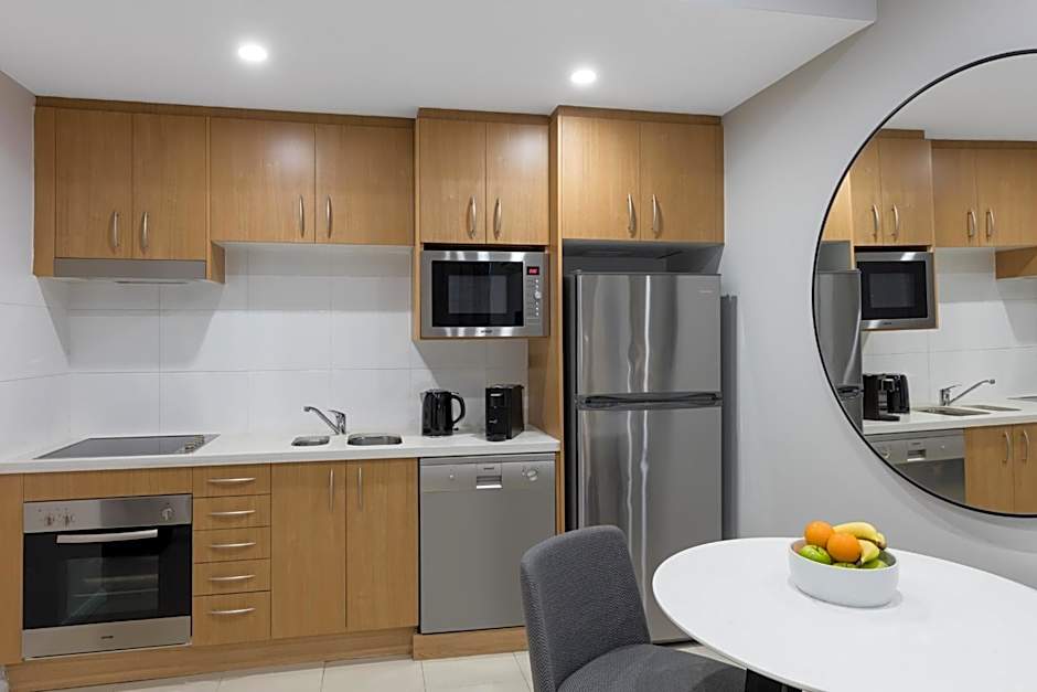 Meriton Suites Waterloo