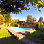 Villa Patzcuaro Garden Hotel & RV Park