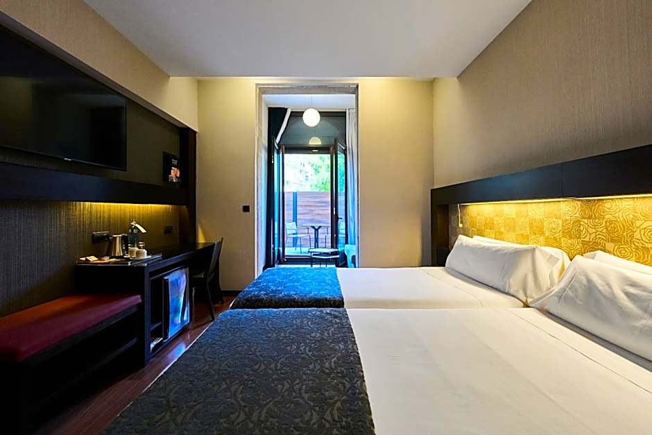Catalonia Port Hotel
