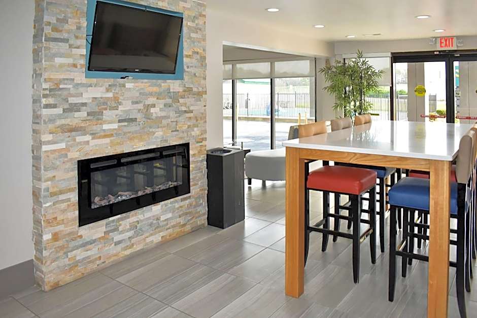 Quality Inn Calhoun North I-75