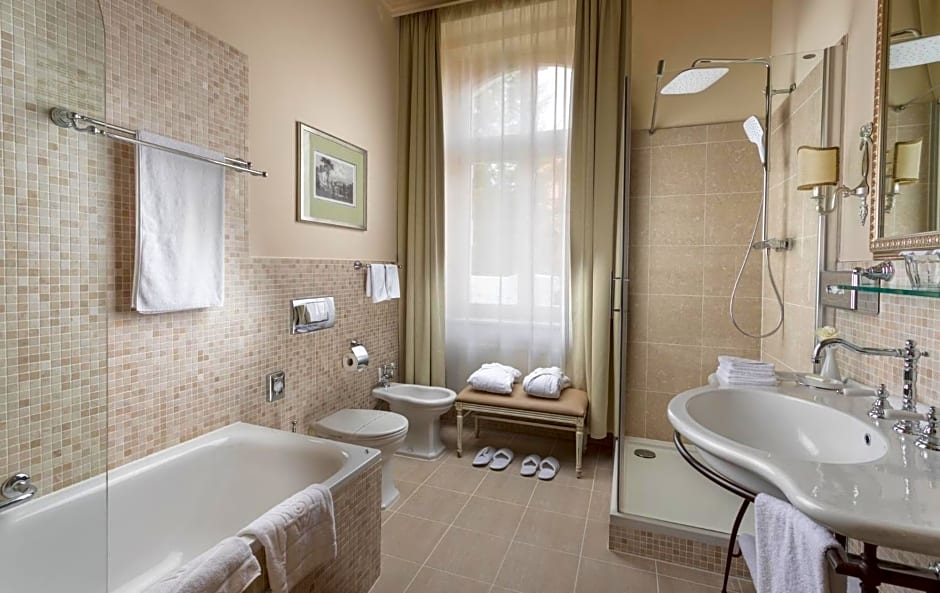 Savoy Westend Hotel