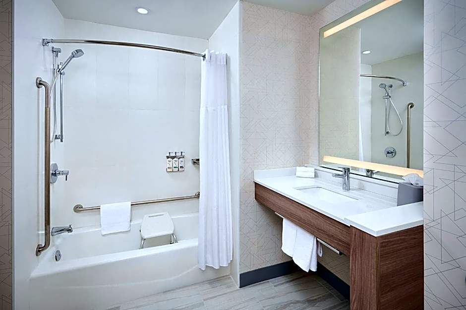 Photo 1 of 1 of Standard King Room - Mobility Accessible with Tub