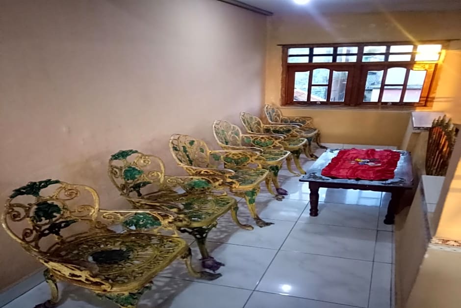 Collection O 92897 Hotel Intan Near Kantor Syahbandar Bawean