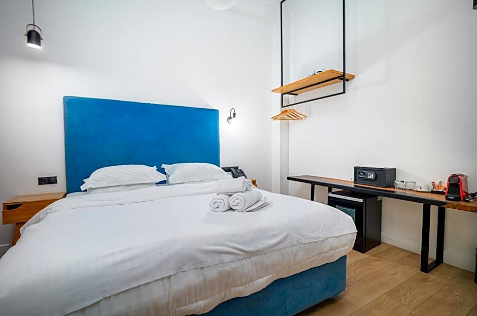 The Maroon Bottle Hotel