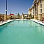La Quinta Inn & Suites by Wyndham Dallas I-35 Walnut Hill