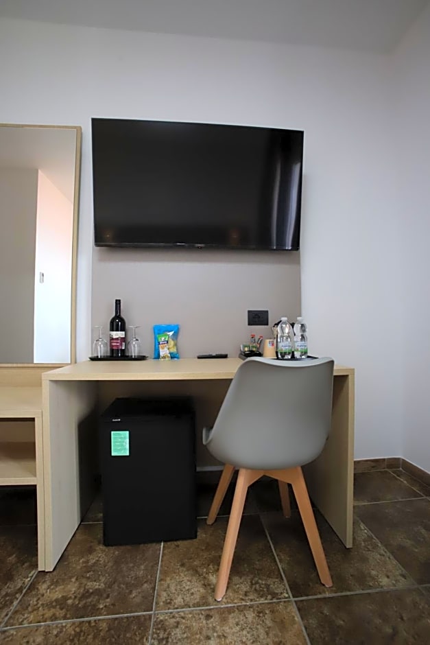 Tiby Hotel