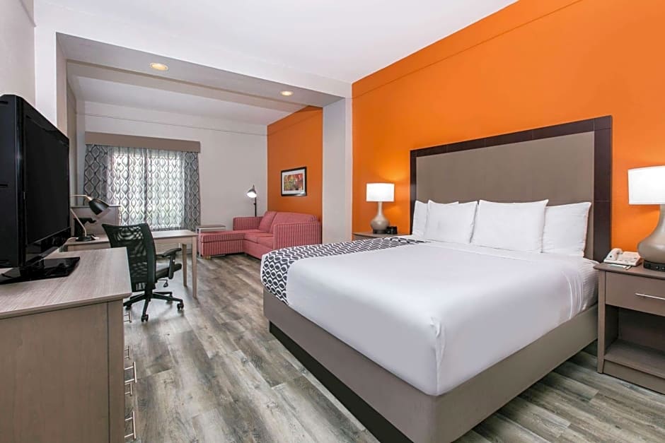 La Quinta Inn & Suites by Wyndham Fredericksburg