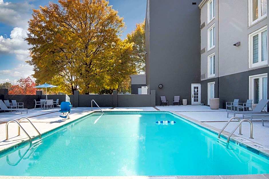 La Quinta Inn & Suites by Wyndham Atlanta Airport