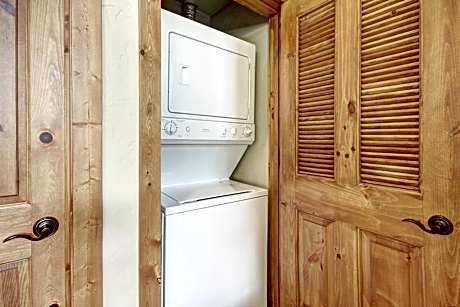 Deluxe Two-Bedroom Apartment