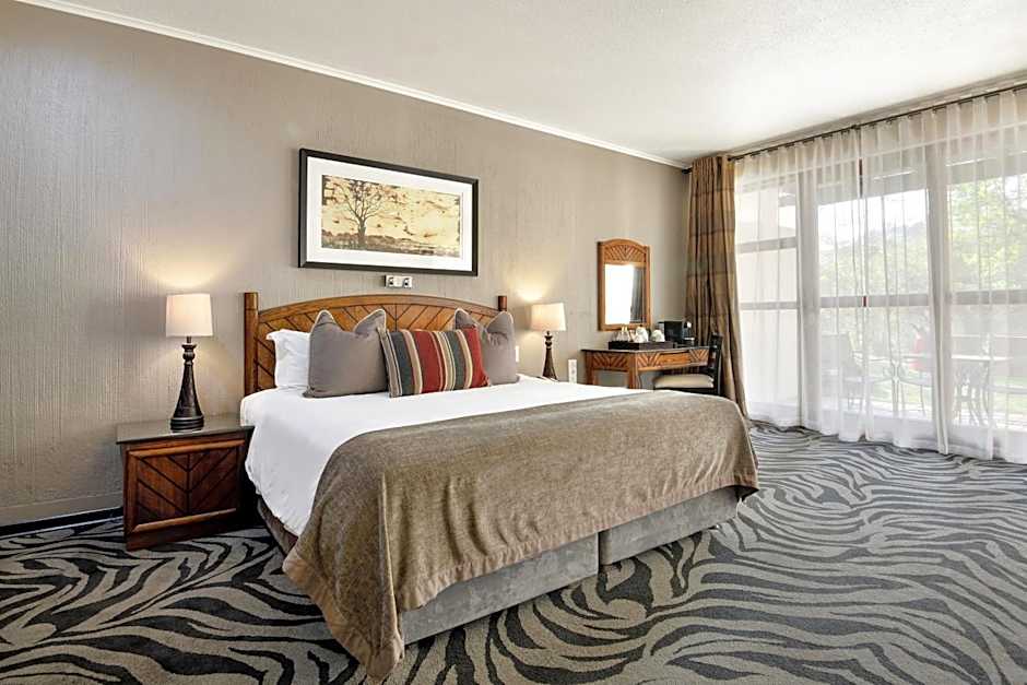 Photo 1 of 5 of Executive King Room