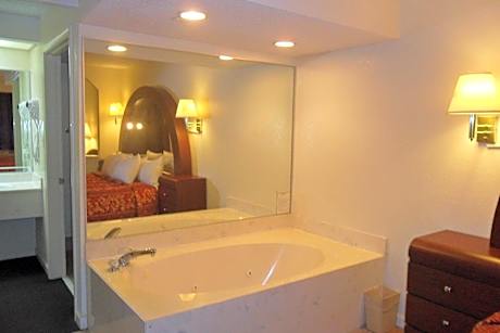 King Room with Spa Bath