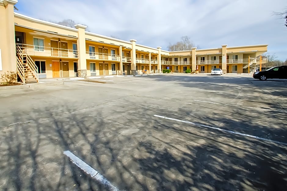 Cypress Inn & Suites Washington - Chocowinity, NC By OYO