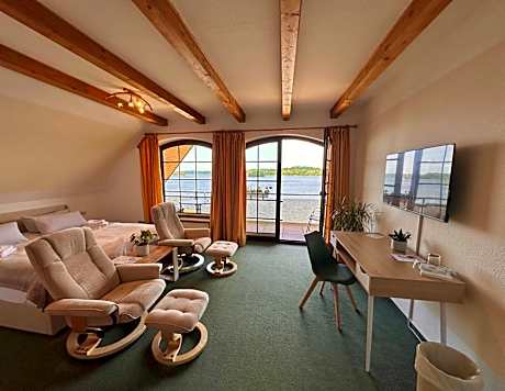 Double Room with Lake View