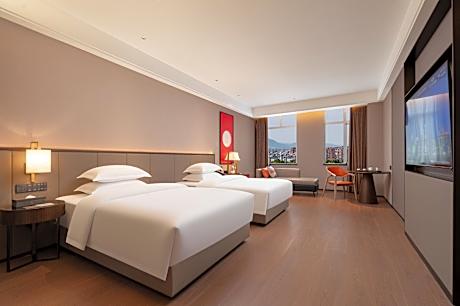 Dossen - Twin Room With City View