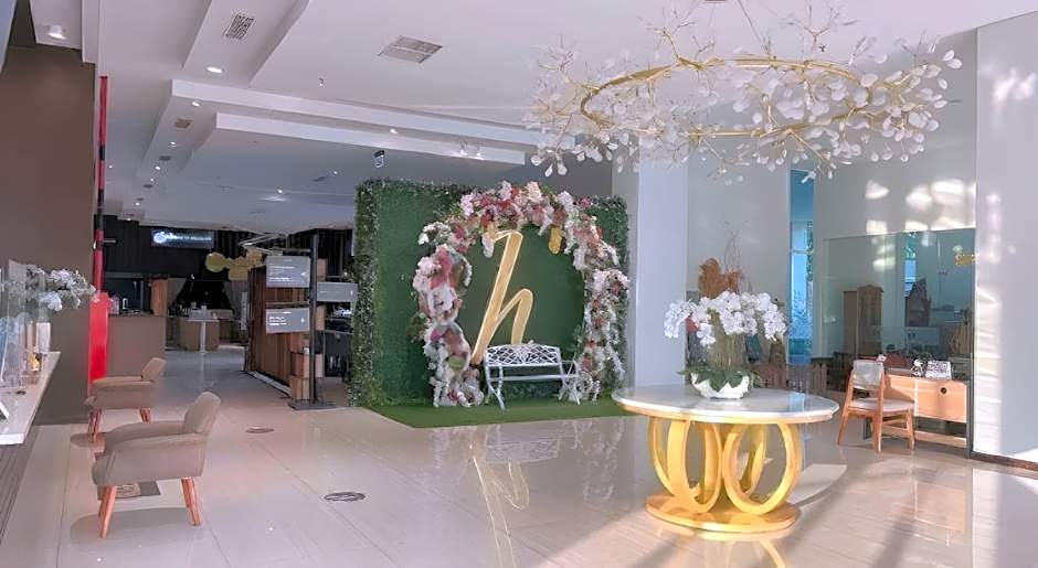 Horison Nindya Semarang
