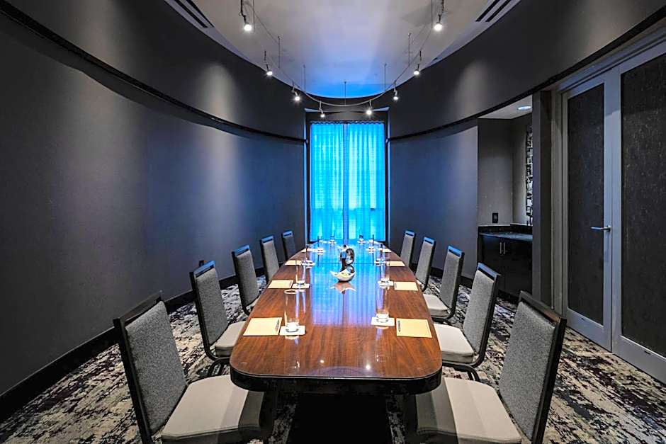 Renaissance by Marriott Boston Patriot Place Hotel