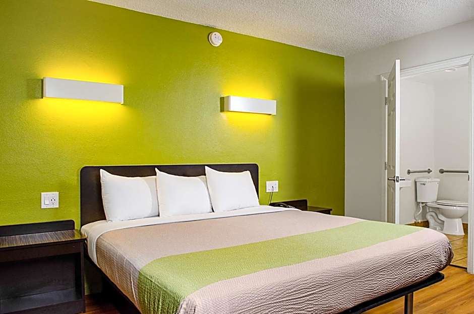 Motel 6-Modesto, CA - Downtown