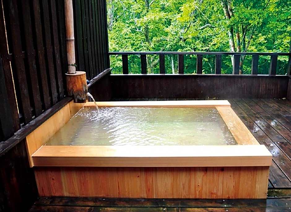 Shinyu Onsen Kurikomaso