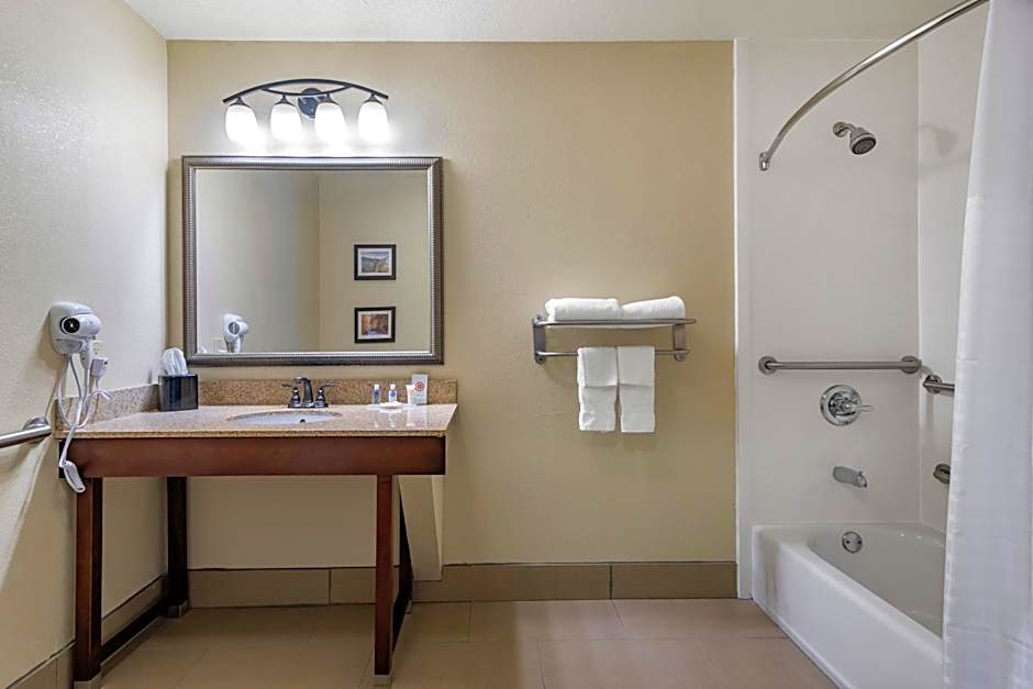 Comfort Inn & Suites Blue Ridge