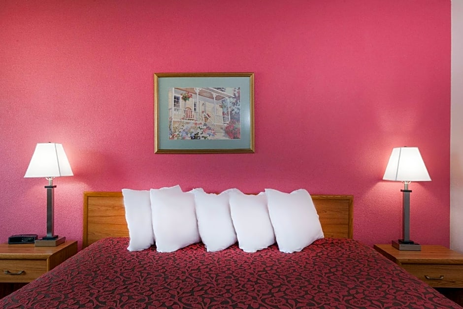 Days Inn by Wyndham Mason City