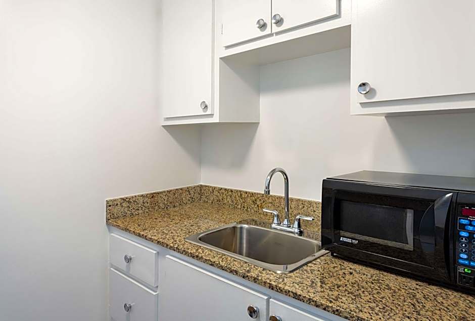 DoubleTree By Hilton Hotel Pittsburgh-Meadow Lands