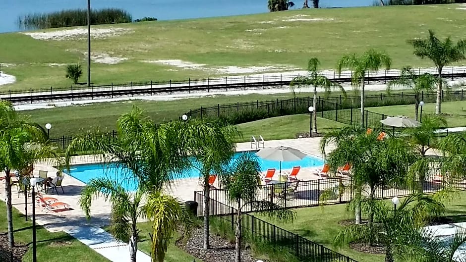 Key West Resort - Lake Dora