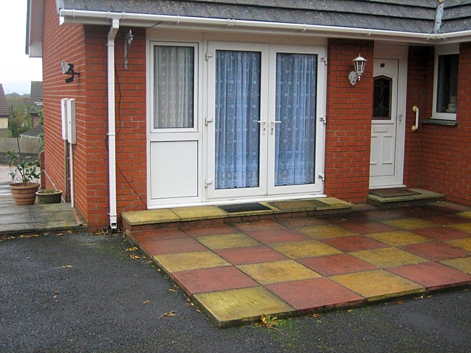 Four seasons Guest House