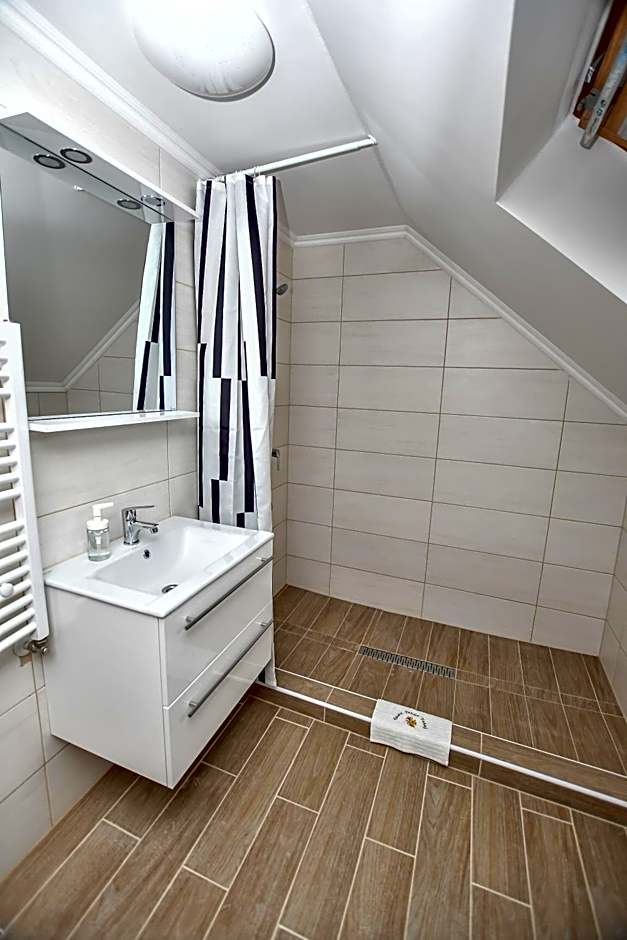 É-Vaskó Panzió Borpince