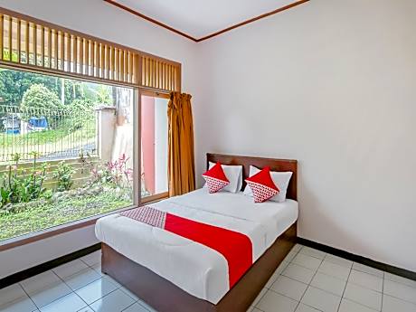 OYO 90258 Hotel New Aprilla