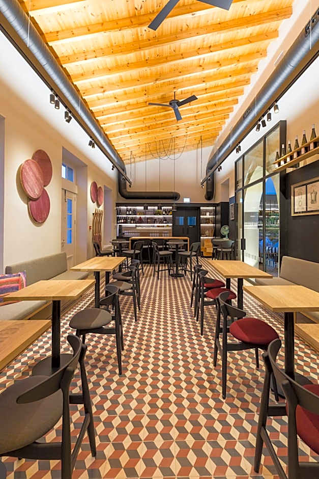 Hotel Indigo Larnaca By IHG- Adults Only