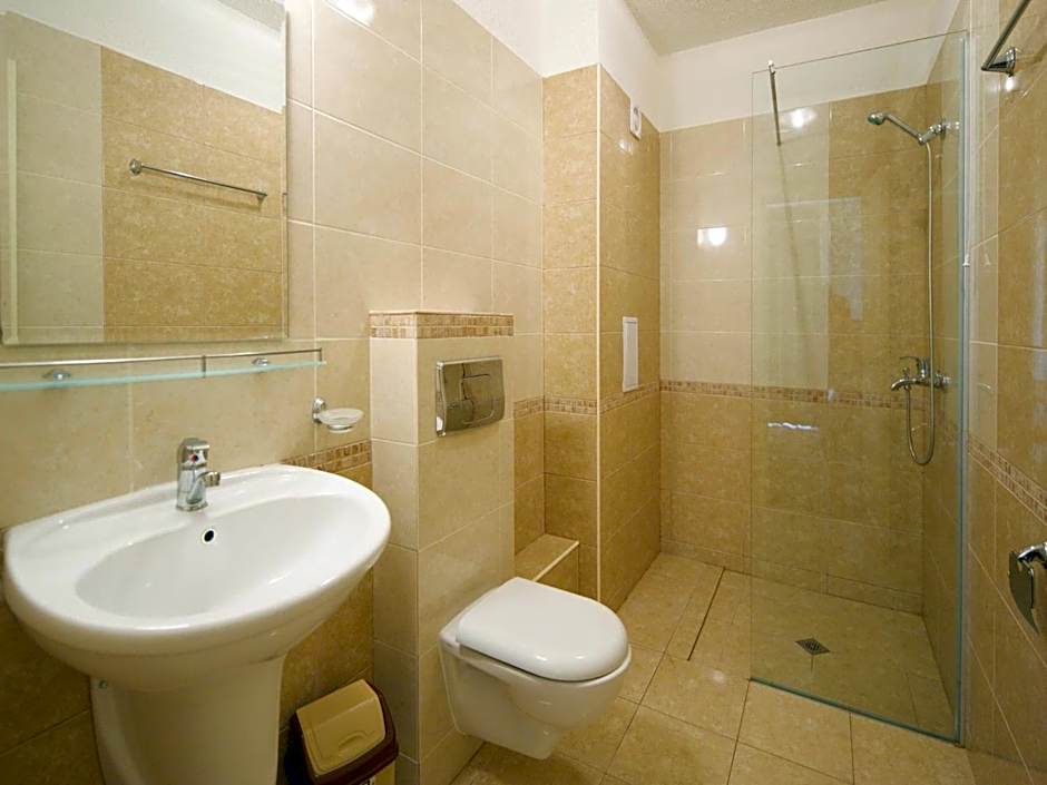 Hotel Golden Ina - All Inclusive - Beachfront