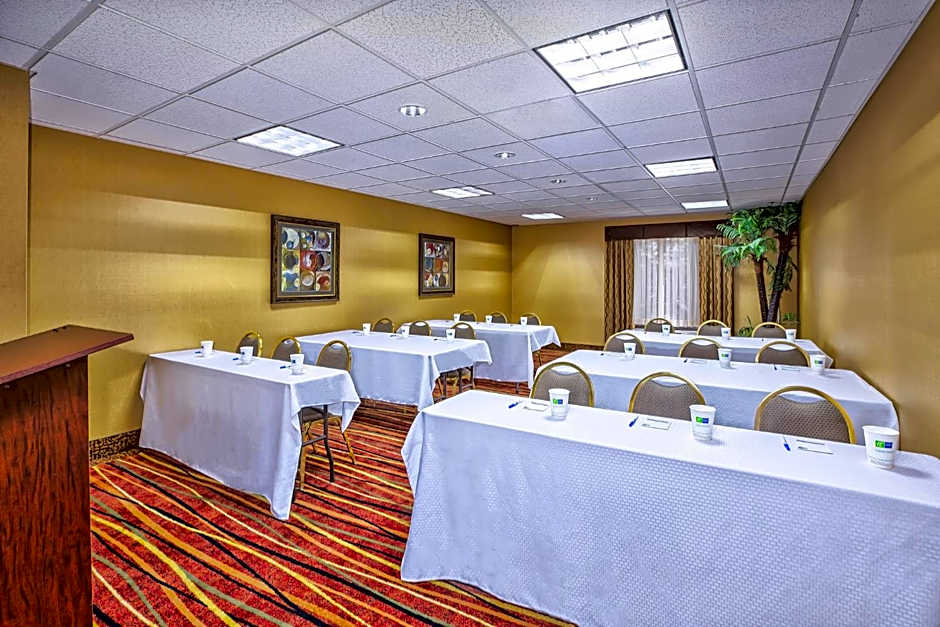 Holiday Inn Express Hotel and Suites Marysville By IHG