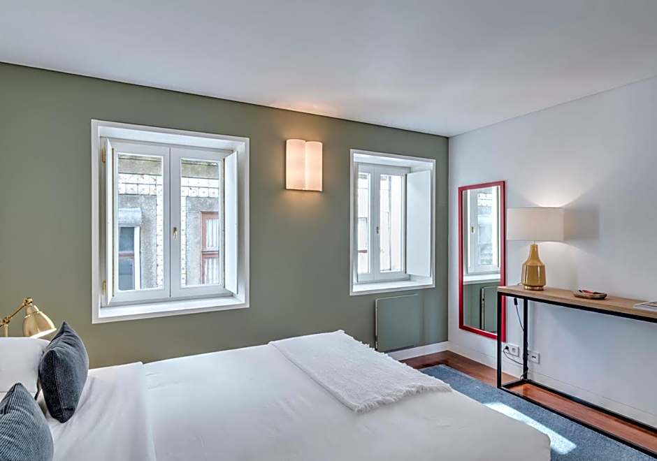 Oporto Street das Aldas - River View