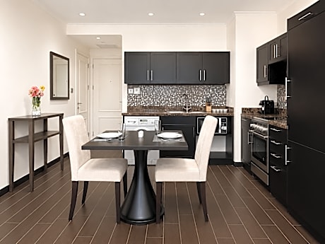 Deluxe Two Bedroom Apartment