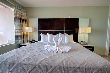 Deluxe King Suite