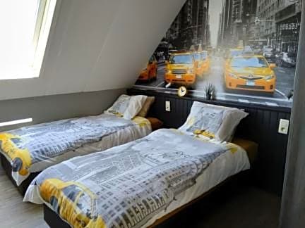 Twin Room with Private Bathroom
