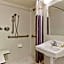 La Quinta Inn & Suites by Wyndham Tampa Bay Pinellas Park Clearw